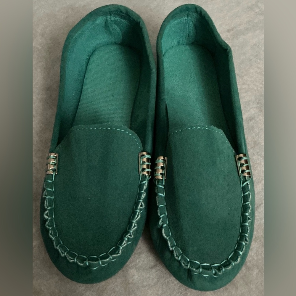 Teal Green Loafers with Gold Accents Unbranded NEVER WORN